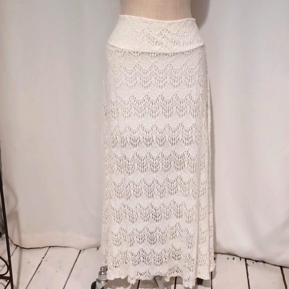 Arden B. skirt Length 36 1/2 inches - Picture 1 of 6